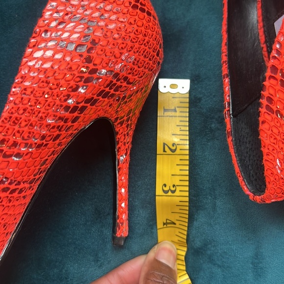 Steve Madden Snake Print Heels - Picture 4 of 7